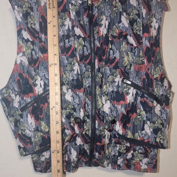 Free People Movement Supernova Floral Vest Hoodie XS NWT Fast Shipping - Picture 13 of 16